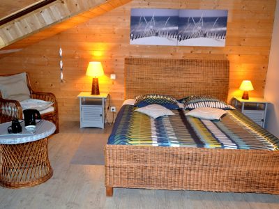 chambre des algues avec lit de 160 cm et salle de bains privative